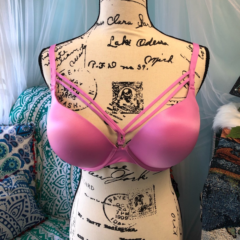 *NEW LISTING* Smart & Sexy Brand Padded Pushup Bra